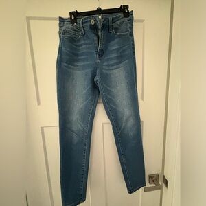 Vervet skinny size 9 jean, non distressed.
